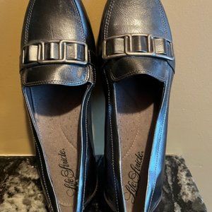 Life Stride silver metallic flats brand new